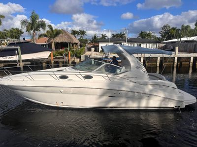2006 Sea Ray 320 Sundancer — front three-quarter view