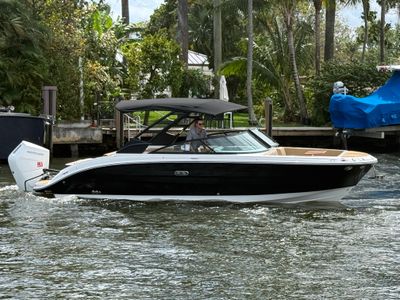 2026 Sea Ray SDX 270 Outboard — front three-quarter view