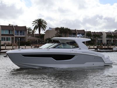 2026 Cruisers Yachts 38 GLS Outboard — front three-quarter view