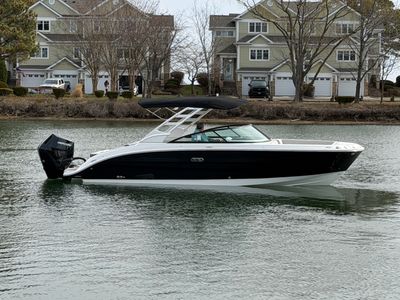 2026 Sea Ray SDX 270 Outboard — front three-quarter view