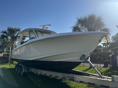 2021 Boston Whaler 350 REALM — front three-quarter view