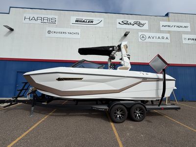 2026 Nautique Super Air Nautique G23 — front three-quarter view