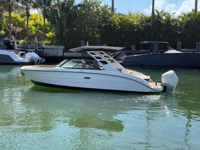 2026 Sea Ray SDX 270 Outboard — front three-quarter view