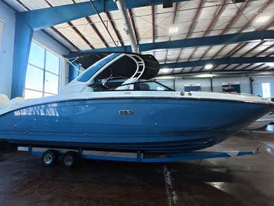 2026 Sea Ray SDX 290 Outboard — front three-quarter view