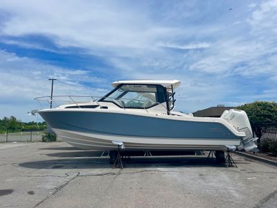2026 Boston Whaler 325 Conquest — front three-quarter view