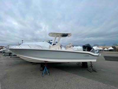 2026 Boston Whaler 250 Dauntless — front three-quarter view