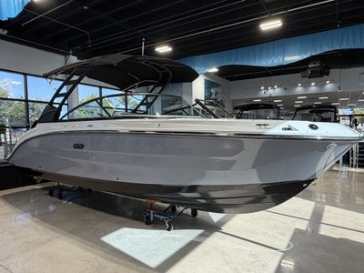 2026 Sea Ray SDX 250 Outboard — front three-quarter view