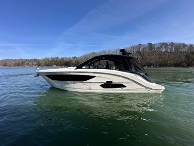 2026 Sea Ray Sundancer 370 — front three-quarter view