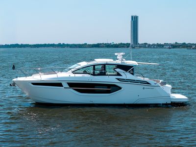 2026 Cruisers Yachts 42 Cantius — front three-quarter view