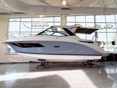 2026 Sea Ray Sundancer 320 — front three-quarter view