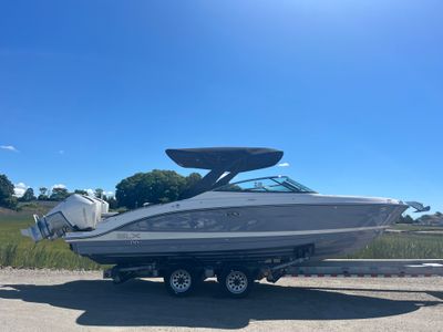 2026 Sea Ray SLX 280 Outboard — front three-quarter view