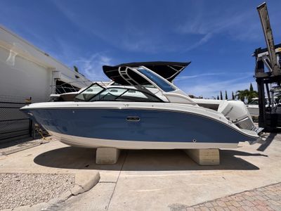 2026 Sea Ray SDX 230 Outboard — front three-quarter view