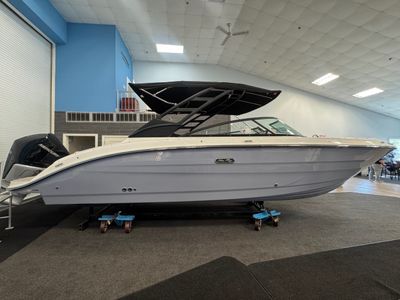 2026 Sea Ray SDX 250 Outboard — front three-quarter view
