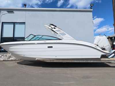 2026 Sea Ray SDX 270 Outboard — front three-quarter view