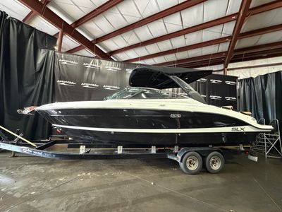 2026 Sea Ray SLX 280 — front three-quarter view