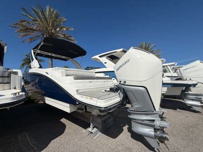 2026 Sea Ray SDX 290 Outboard — front three-quarter view