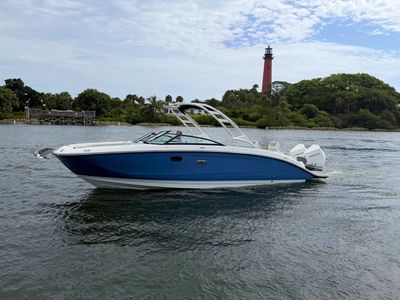 2026 Sea Ray SDX 290 Outboard — front three-quarter view