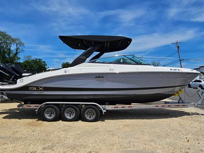 2024 Sea Ray SLX 280 OB — front three-quarter view