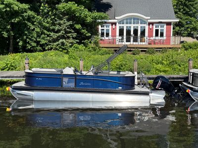 2026 Barletta S22QC — front three-quarter view