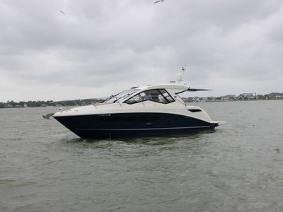 2018 Sea Ray 350 — front three-quarter view
