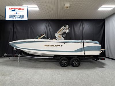 2023 Mastercraft X-26 — front three-quarter view