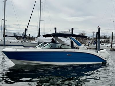 2026 Sea Ray SDX 250 Outboard — front three-quarter view