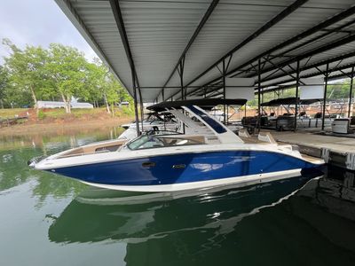 2026 Sea Ray SDX 290 — front three-quarter view