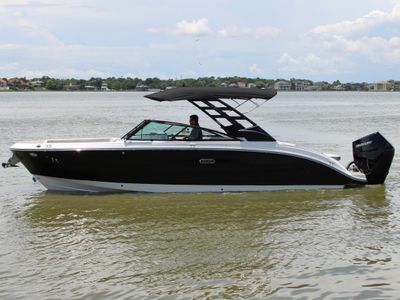 2026 Sea Ray SDX 270 Outboard — front three-quarter view