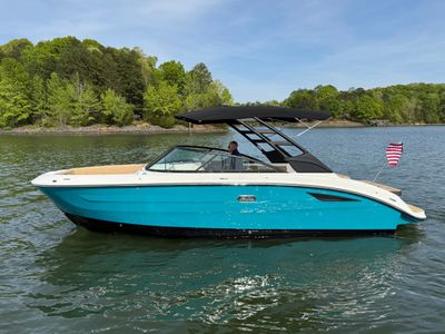 2026 Sea Ray SDX 250 — front three-quarter view