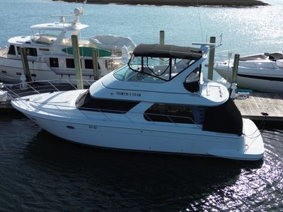 2000 Carver Yachts 450 VOYAGER PILOTHOUSE — front three-quarter view