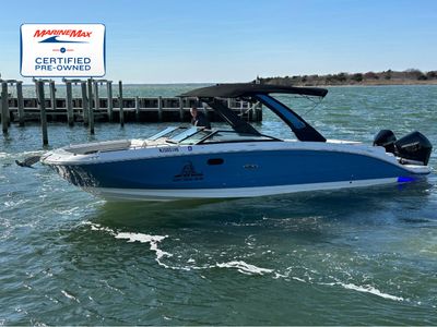 2023 Sea Ray SDX 290 Outboard — front three-quarter view