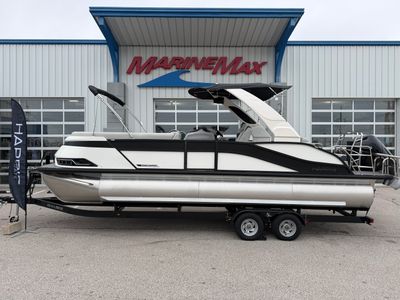 2026 Harris Grand Mariner 250 — front three-quarter view