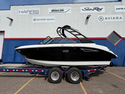 2026 Sea Ray SDX 230 Surf — front three-quarter view