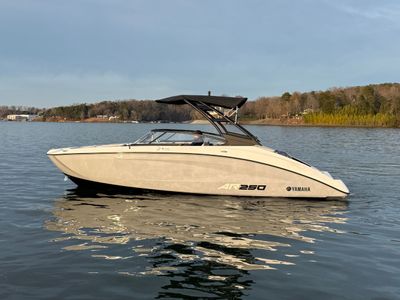 2026 Yamaha AR250 — front three-quarter view