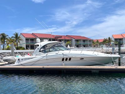 2008 Sea Ray 40 SUNDANCER — front three-quarter view