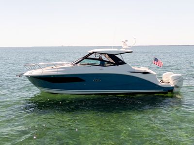 2020 Sea Ray 320 DA OB — front three-quarter view