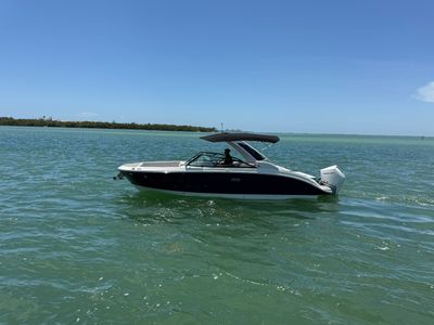 2026 Sea Ray SDX 270 Outboard — front three-quarter view