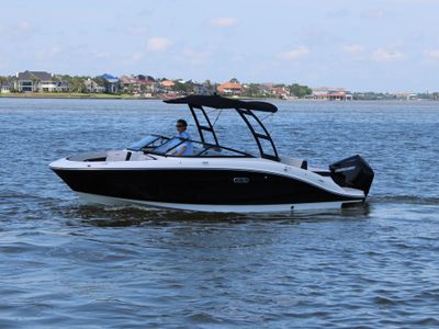 2026 Sea Ray SPX 210 Outboard — front three-quarter view