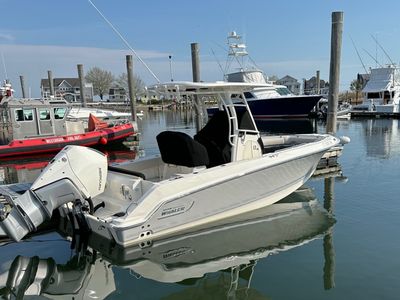 2024 Boston Whaler 230 OUTRAGE — front three-quarter view