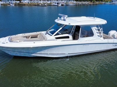 2019 Boston Whaler 350 Realm — front three-quarter view