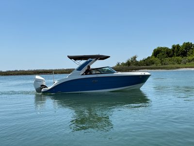 2026 Sea Ray SDX 230 Outboard — front three-quarter view
