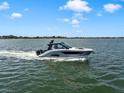 2026 Sea Ray Sundancer 370 Outboard — front three-quarter view