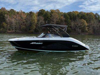 2026 Yamaha AR220 — front three-quarter view