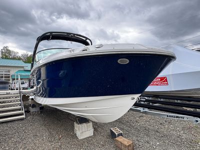 2026 Sea Ray SDX 250 — front three-quarter view