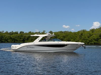 2020 Sea Ray 400 SLX OB — front three-quarter view