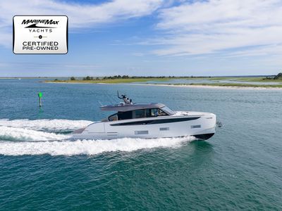 2025 Azimut Seadeck 6 — front three-quarter view