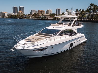 2021 Azimut 50 FLY — front three-quarter view