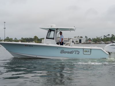 2022 Sea Hunt 30 GAMEFISH — front three-quarter view