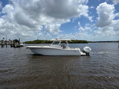2021 Scout 330 LXF — front three-quarter view