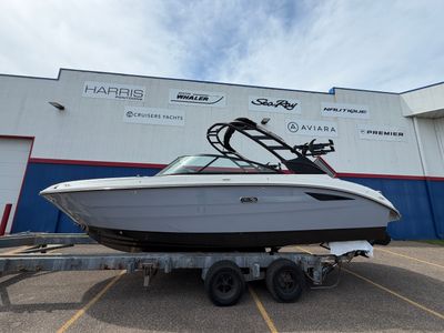 2026 Sea Ray SDX 250 Surf — front three-quarter view